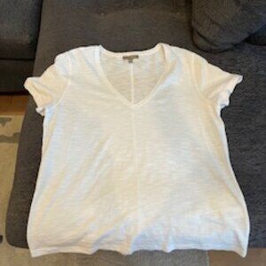 White Lilla P short sleeved V-neck tshirt